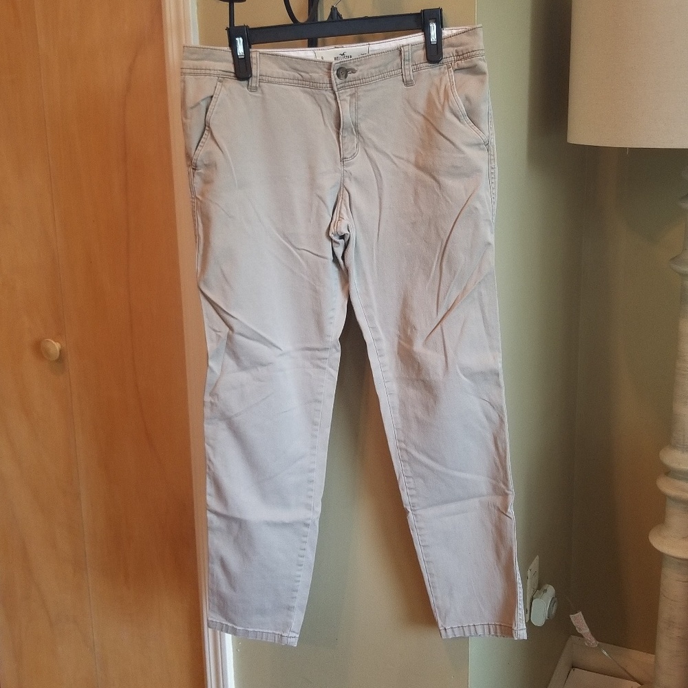 Hollister Skinny Leg Khaki Pants